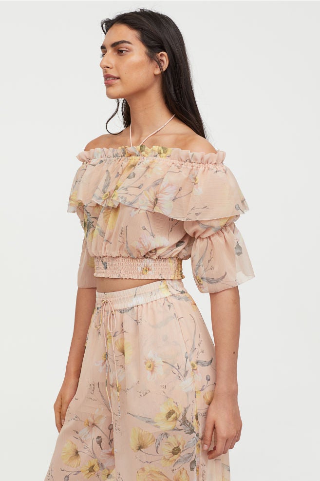 Top bohemio en gasa vaporosa arrugada: 19,99 euros en H&M.