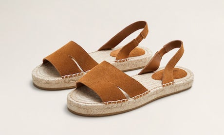 Alpargata de piel de Mango: 29,99 euros.