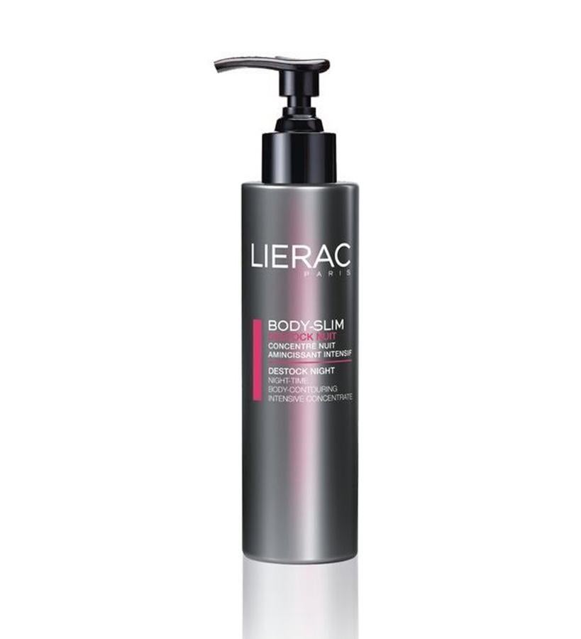 Crema remodelante untuosa y fundente con una textura envolvente específica para cubrir y reformar las redondeces y la celulitis. Su alta concentración en cafeína activa, asociada a la tecnología microparche molecular, se libera de forma prolongada para una eficacia reductora intensiva. A partir de los 14 días, los resultados son visibles. Aplicar diariamente por la noche masajeando las zonas afectadas: muslos, caderas y glúteos. (35 €).