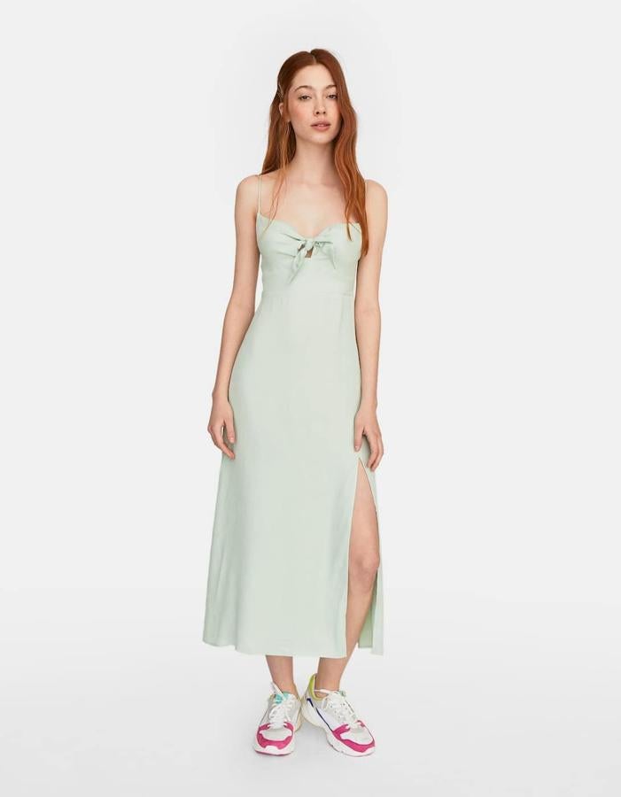 Vestido lencero en color verde pastel, 29,99 euros.