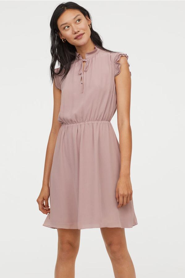 Vestido con mangas de estilo japonés, 29,99 euros.