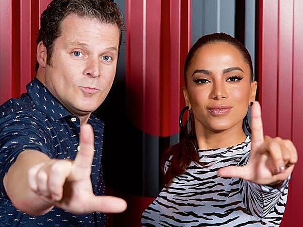 Anittta con Jota Abril durante la entrevista.