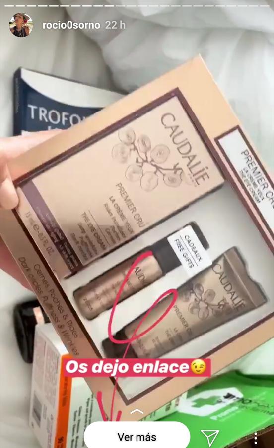 Lucha contra las arrugas marcadas, las ojeras y las bolsas e ¡incluye dos tratamientos de regalo! Rocío Osorno ya lo ha incorporado a su lista de imprescindibles de belleza para beneficiarse de una acción antiedad total (su precio es de 53,80 euros).