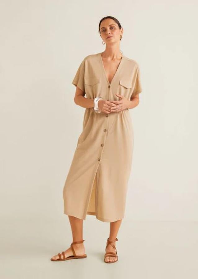 De inspiración sahariana, este look de Mango te lo vas a poder poner todo el verano. Desde la mañana hasta la noche (39,99 euros).