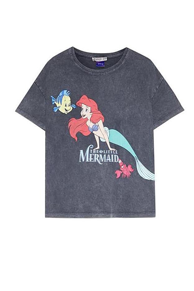 Camiseta de Stradivarius (12,99 euros).