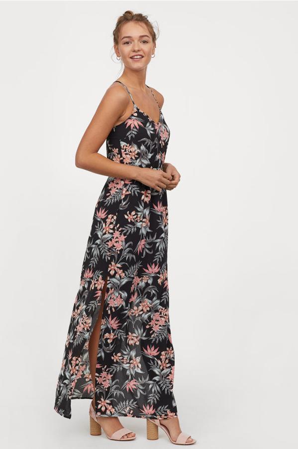 Vestido largo de crepe con estampado floral, 19,99 euros.