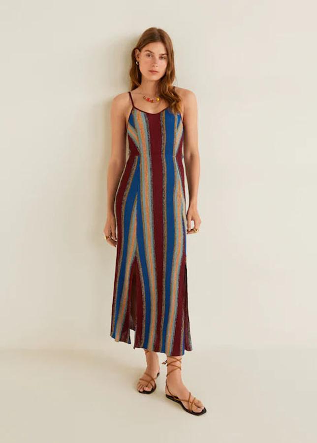 Vestido de rayas metalizadas, 49,99 euros.