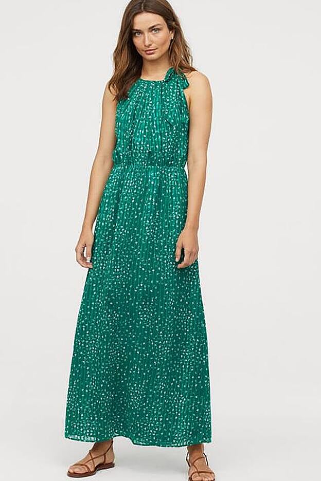 Vestido largo de H&M, perfecto para un look de invitada, que talla hastal la 50.