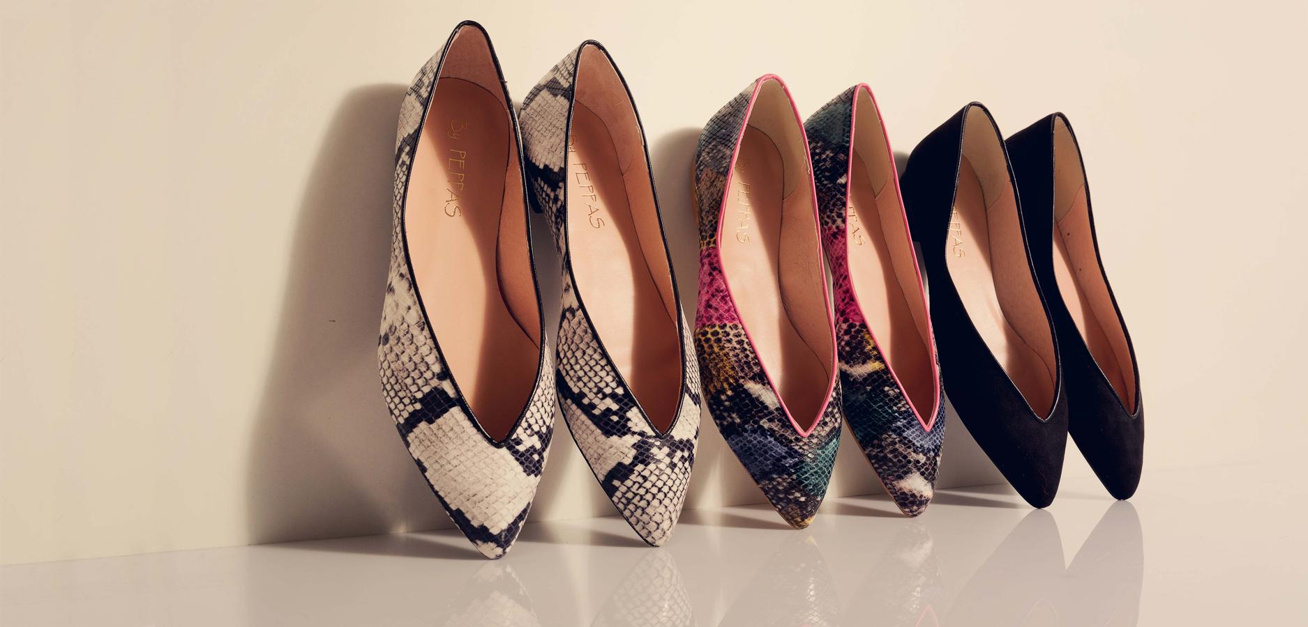 Las bailarinas de By Peppas tienen una silueta híper femenina en la que la clave para estilizar nuestras piernas está en su puntera afilada y su empeine muy escotado. Estas, con acabado 'animal print', cuestan 59.90 euros cada par.