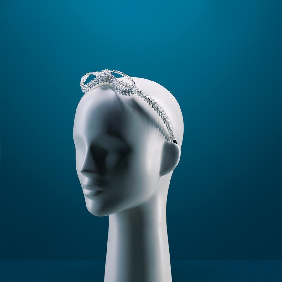 Diadema joya con lazo de la colección de Giambattista Valli x H&M (49 euros).