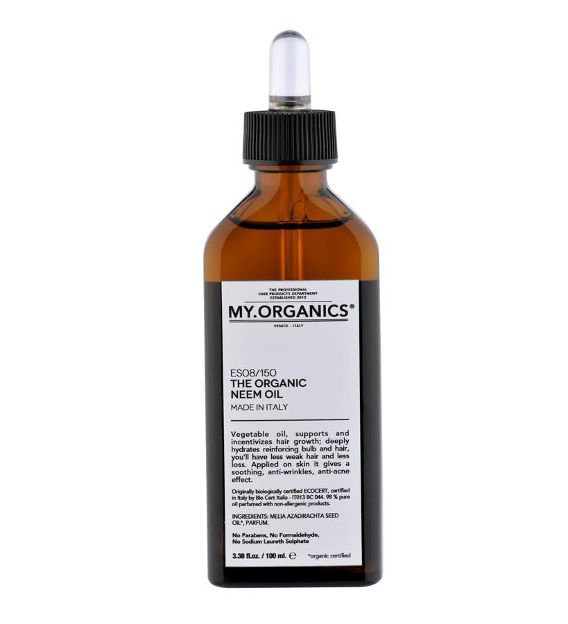 Un imprescindible con múltiples beneficios. Aplicado en el cuero cabelludo, ayuda a la circulación sanguínea y promueve el crecimiento y fortalecimiento del pelo, además de prevenir la caída y sequedad. Gracias a su fuente de vitaminas, minerales y proteínas, si se usa como aceite facial o corporal, hidrata la piel en profundidad. Y es perfecto en casos de acné, infección o enfermedades cutáneas debido a sus propiedades bactericidas (39 €).