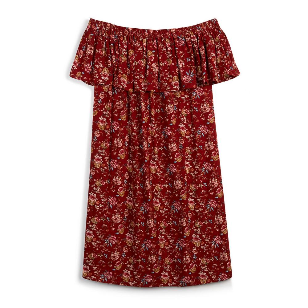 Vestido mini estampado floral de Primark con escote bardot y tirantes en tono burdeos. (8 euros). De Primark.