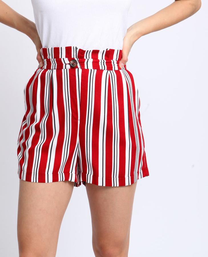 Perfecto para darle una nota de color a tus estilismos gracias al color rojo. Cuesta 7 euros en  Primark .