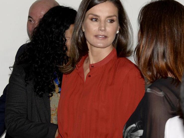 Fotos: El vestido más caro de la Reina Letizia y 5 clones por menos de 50€