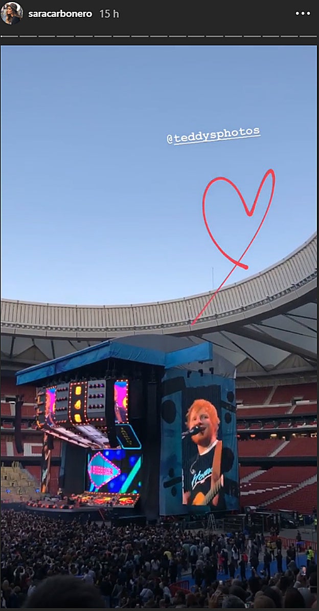 Sara Carbonero graba parte del conceierto de Ed Sheeran