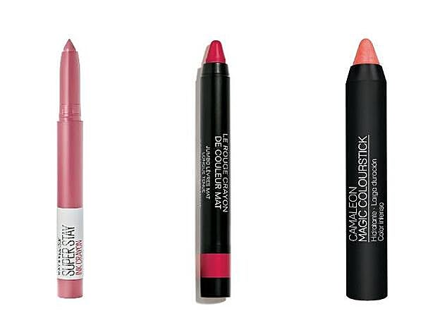 1. SuperStay Ink Crayon de Maybelline (9,99 €). 2. Le Rouge Crayon de Couleur de Chanel (34 €). 3. Magic Colour Stick de Camaleon (6,90 €).