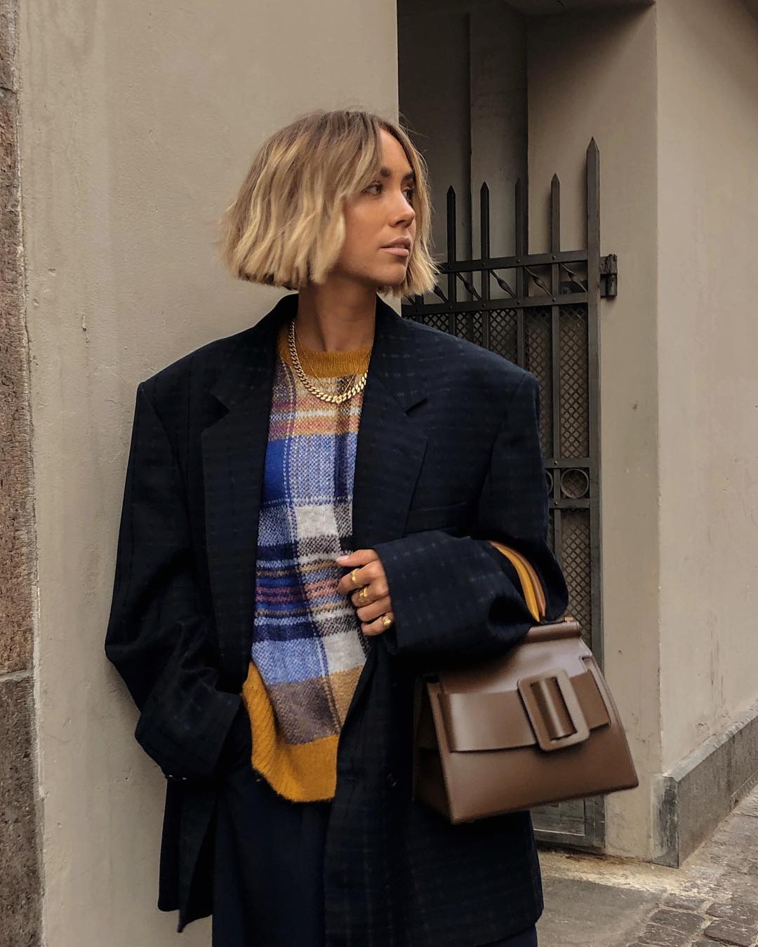 El blunt bob es pura tendencia este verano entre las famosas, es de lo más favorecedor y perfecto para los cabellos más finos. Se trata de un corte muy despuntado que crea ese efecto volumen y natural. ¿Qué te parece la versión de Lisa Olsson?