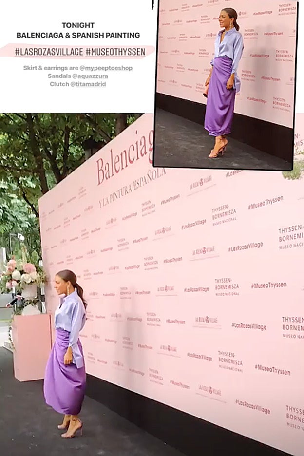 Paula Ordovás posa en el Museo Thyssen con su estilismo tono sobre tono.