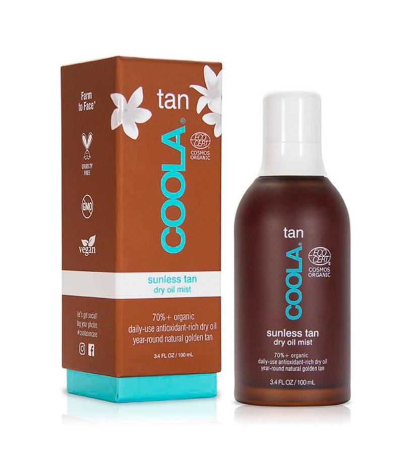 Autobronceador corporal en aceite seco sedoso para el cuerpo que se absorbe al instante, dejando un tono radiante y natural que dura hasta 3 días y que, además, cuida la piel con sus extractos naturales y de agricultura orgánica. (48 €).