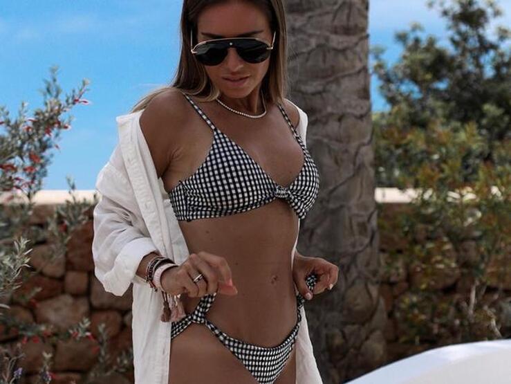 Fotos: Los bikinis y bañadores más favorecedores y baratos para copiar a Marta Carriedo