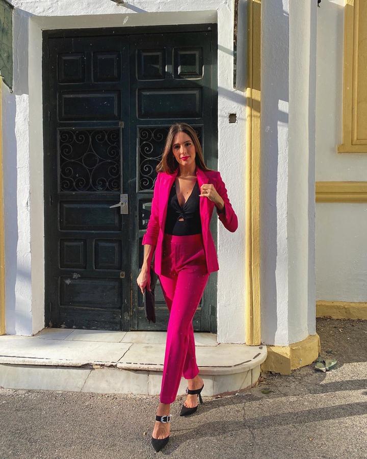 Rocío Osorno nos ha dejado con ganas de primavera con  este traje rosa  de Zara.