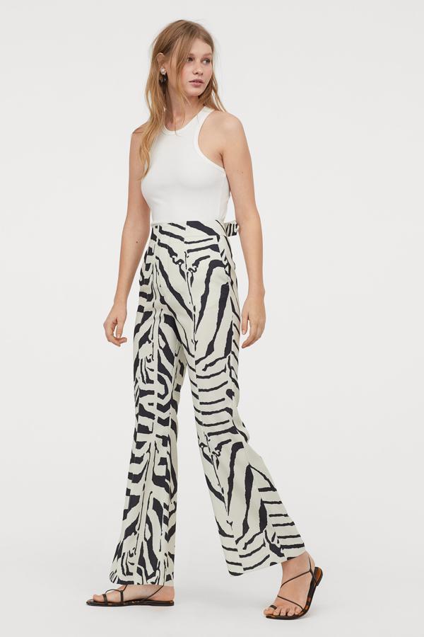 La colección Studio es una de las más deseadas d ela firma sueca. Este pantalón pertenece a ella y costaba 79,99. Se ha quedado en 44,99 en las rebajas de H&M.