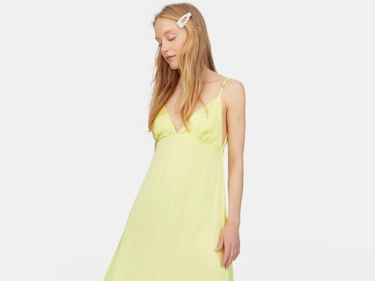 Fotos: Nuestros favoritos de las rebajas de Stradivarius: 10 vestidos y monos ideales por menos de 16 euros