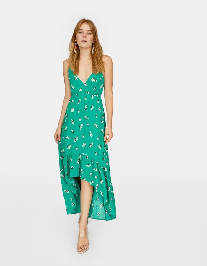 El verde es un color que favorece muchísimo, por lo que este vestido estampado se ha colado en nuestra lista de favoritos. Costaba 25,99 euros y lo puedes encontrar por 15,99.