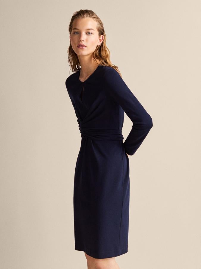 Uno de los  mejores looks del año de Kate Middleton  llevaba la firma de Massimo Dutti. Y con este vestido rebajado de la marca de Inditex (pasa de 49.90 a 29.99 euros) volvería a repetir el éxito.