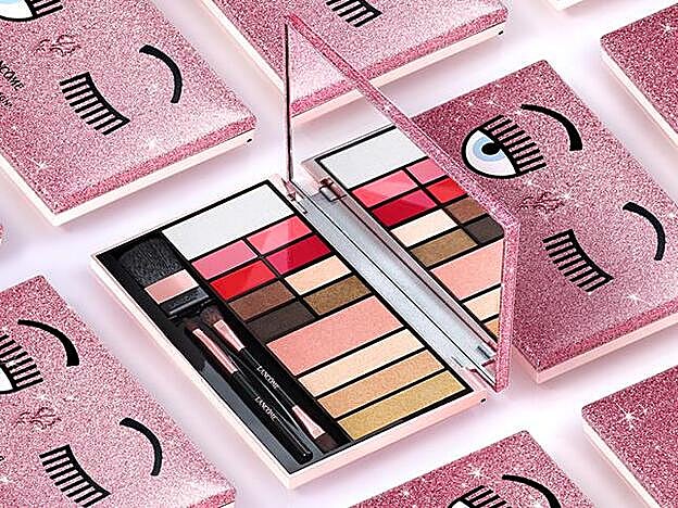 La paleta multifunción Flirting Palette (53 euros) de Lancôme te permitirá maquillar la mirada, iluminar el rostro y aplicar colorete a tus mejillas.