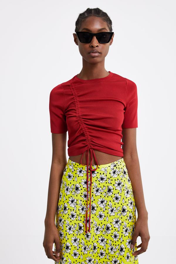 De punto de seda, con elástico para ajustar como tú quieras, 7,99 euros.