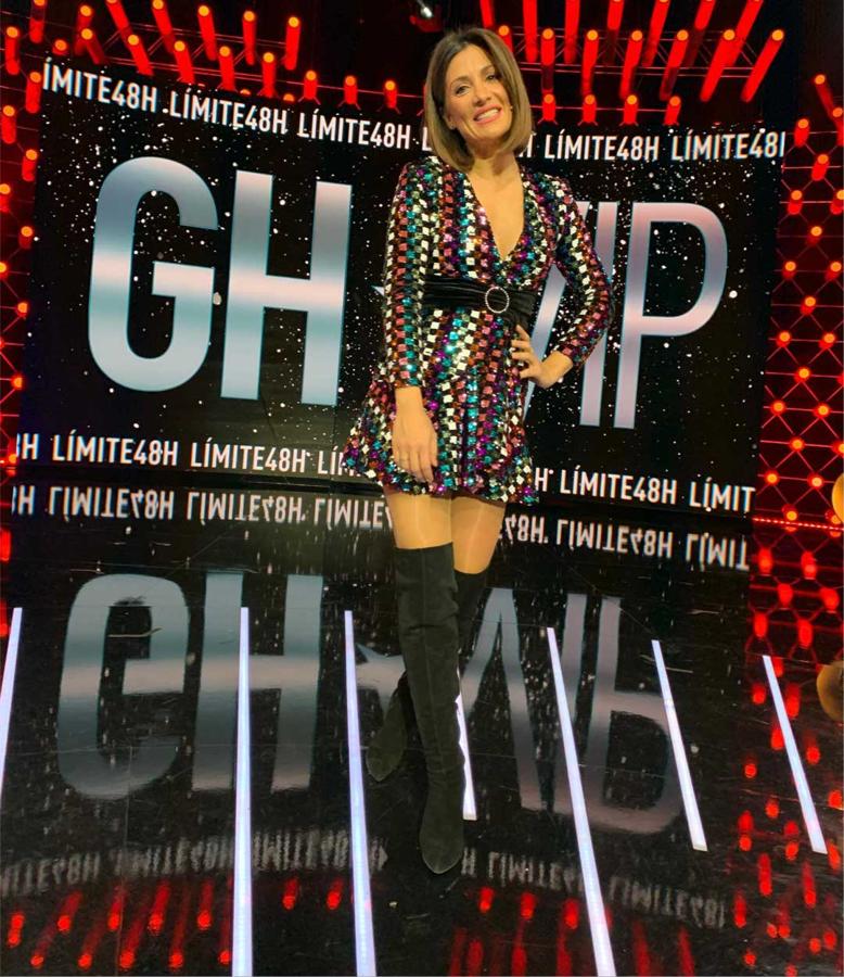 Este es el look  de inspiración para las fiestas navideñas que nos dejó Nagore con uno de los vestidos más bonitos de Sfera.