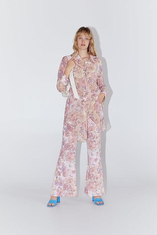 Blusa de flores de la nueva colección de Zara (39,95 euros).