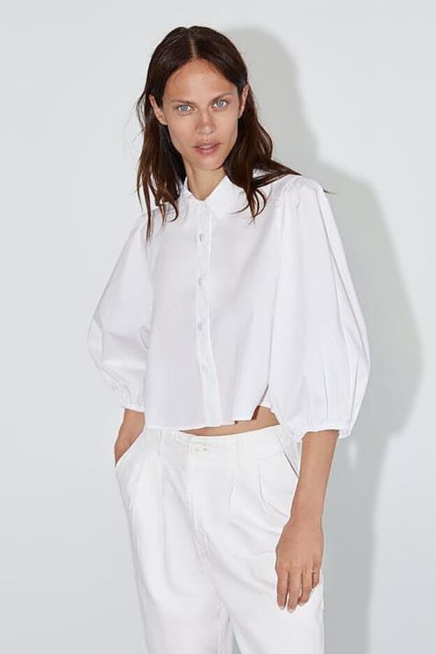 La camisa cropped de Zara que nos ha descubierto Rocío Osorno.