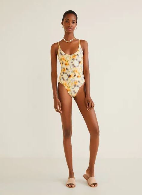 Bañador tie dye de Mango. (35,99 euros).
