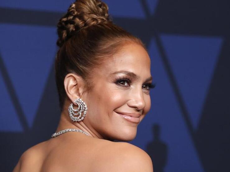 Fotos: ¿Mejor vestida o desnuda? Juzga tú misma con los looks más espectaculares (y algunos horribles) de Jennifer Lopez en la alfombra roja