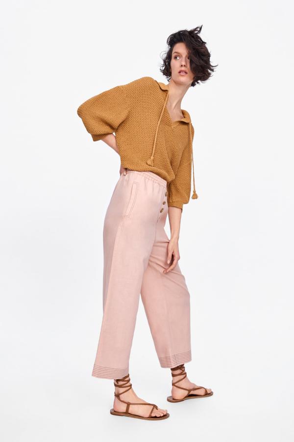 Comodísimos y súper versátiles, estos pantalones culotte en rosa empolvado pasan de 25.95 a 9.99 euros en las rebajas de Zara.