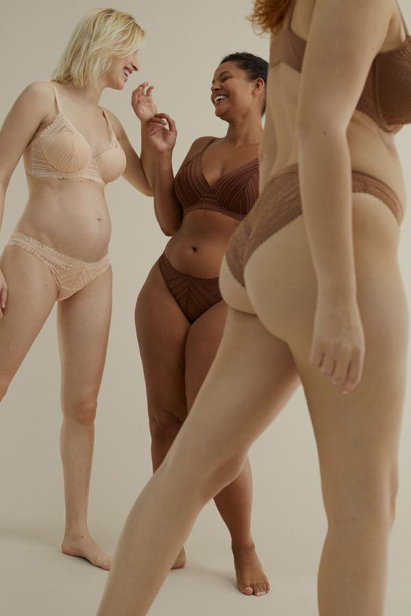 Un homenaje a las mujeres de verdad, las que estamos en la calle y no sobre las pasarelas, que no nos cansamos de aplaudir.