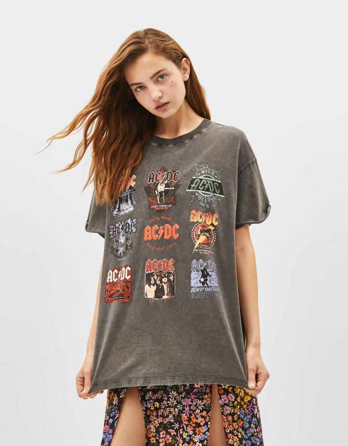 Camiseta de Bershka de AC/DC con logos por 15,99 euros.