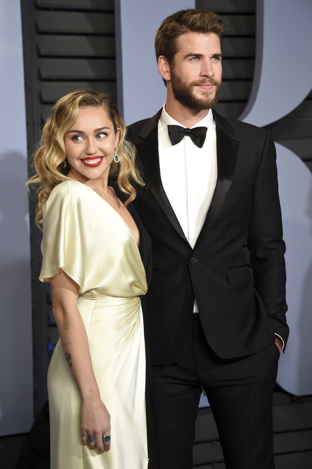 Miley Cryrus y Liam Hemsworth han puesto punto y final a su matrimonio tras ocho meses. La cantante ha sido pillada besándose con la bloguera Kaitlynn Carter.