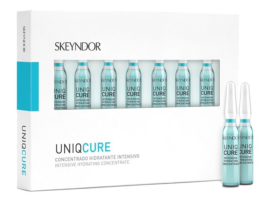 Pack de 7 ampollas hidratantes de acción intensiva y sostenida que aporta hidratantes naturales que se encuentran presentes en la piel, así como agua termal y precursores de ácido hialurónico. Recomendada para pieles secas o deshidratadas. 7 unidades (29,90 €).