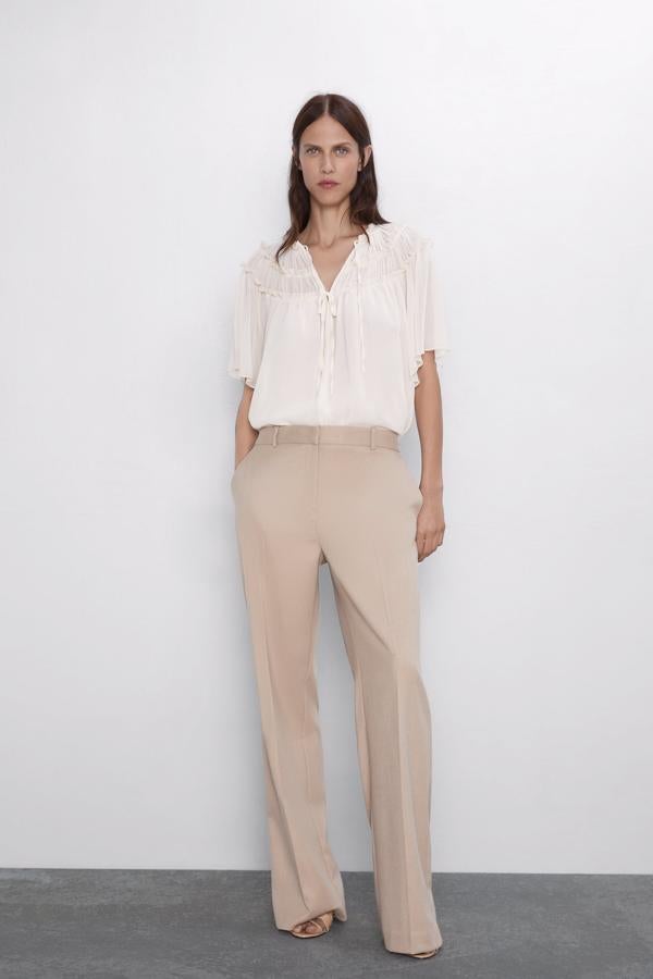 Si quieres apostar por los clásicos, estos son perfectos. Pura elegancia. Son de Zara (29,95 euros).