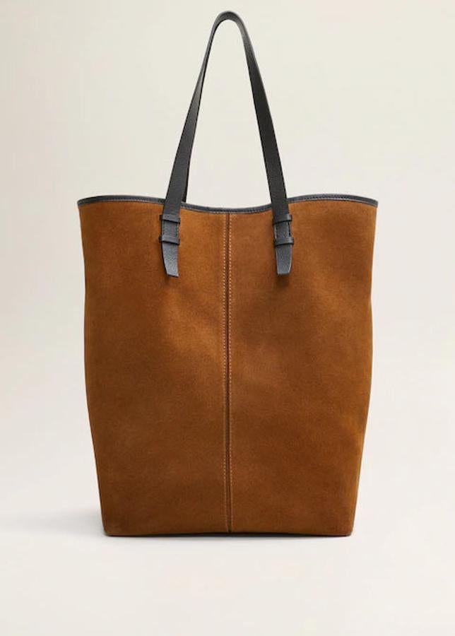 Bolso tipo shopper de piel en color marrón, 45,99 euros.