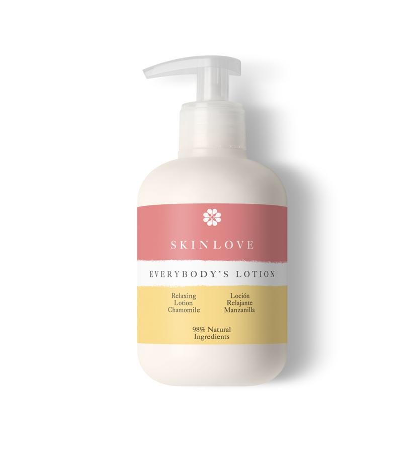 El agua floral de manzanilla es calmante, relajante y suavizante para la piel. La loción contiene el agua de la planta y un poco de su aceite, lo que hace que sea todavía más suave con la piel. Además de ser anti-inflamatorio y cicatrizante, alivia las pieles irritadas y su suavidad es perfecta para la piel delicada y sensible. Ayuda a mantener la hidratación y suavidad de la piel. (23.90 €).