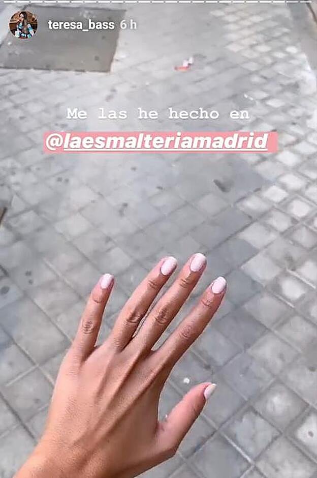 Teresa Bass se ha apuntado al tono rosa pastel más clarito.