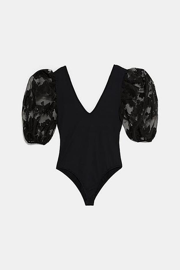 Rocío Osorno ha agotado este body de Zara negro low cost en muy poco tiempo.