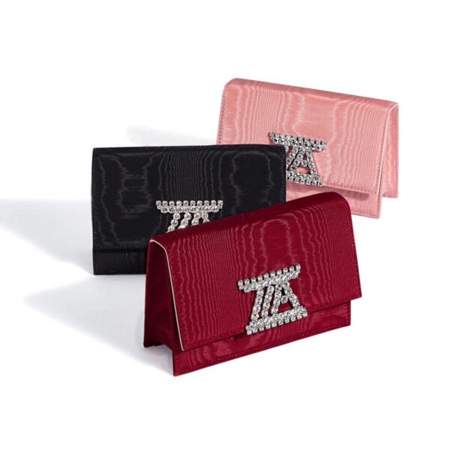 Un clutch que pegue con todo y que se convierta en tu básico para todos los eventos especiales que tengas. Los de Tita Madrid son un acierto seguro (149 euros).