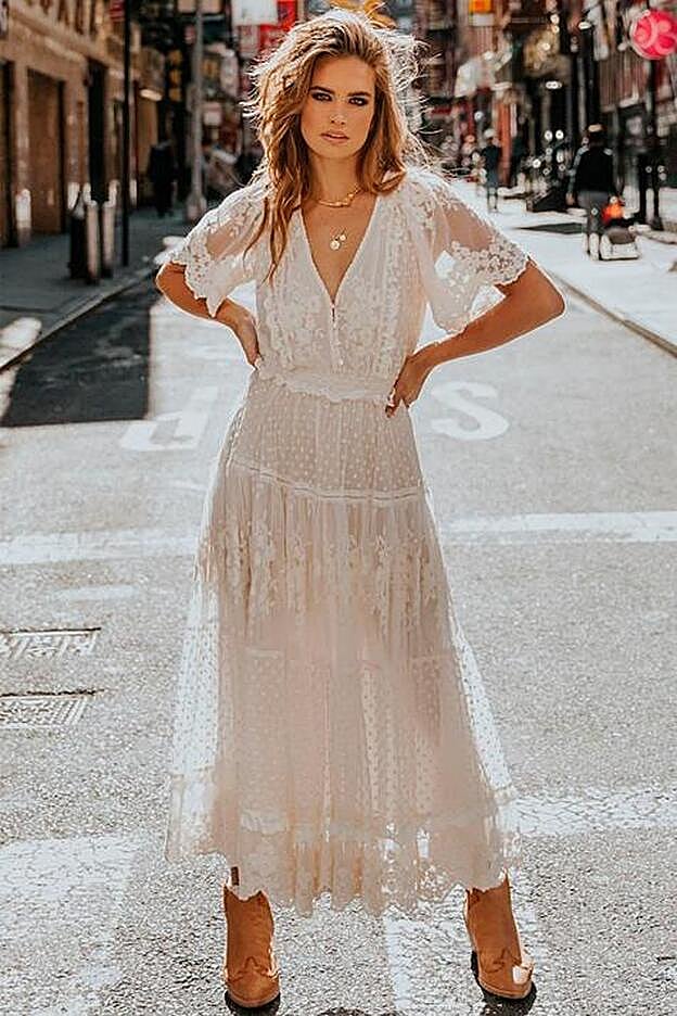 Este es el 'vestido de novia' que ha llevado Paula Echevarría. Es un modelo de una de sus firmas favoritas, Fetiche Suances.