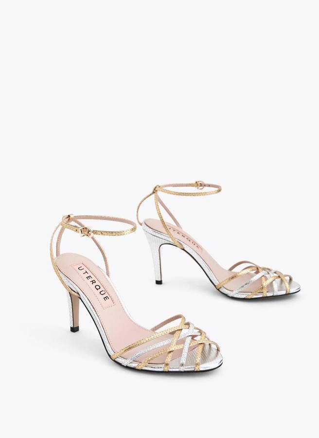 Estas sandalias metalizadas de Uterqüe (99 euros) son perfectas para novias.