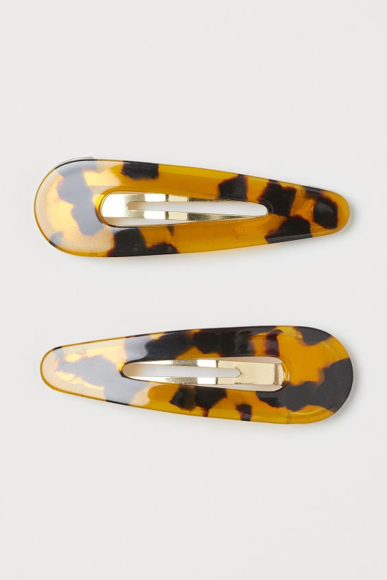 Pinzas con estampado de carey. De H&M. (6,99 euros).